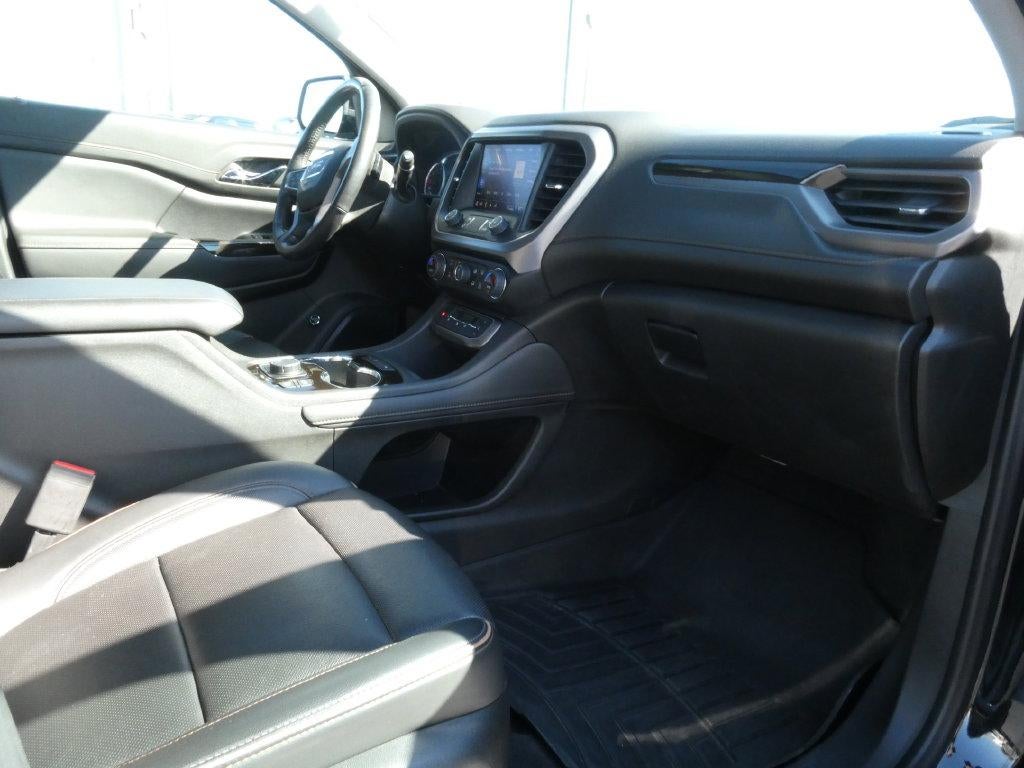 2022 GMC Acadia AT4