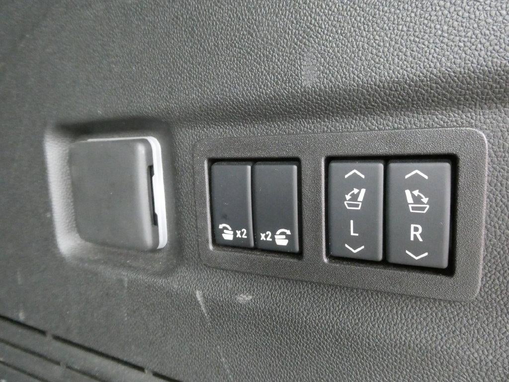 2025 GMC Yukon XL AT4