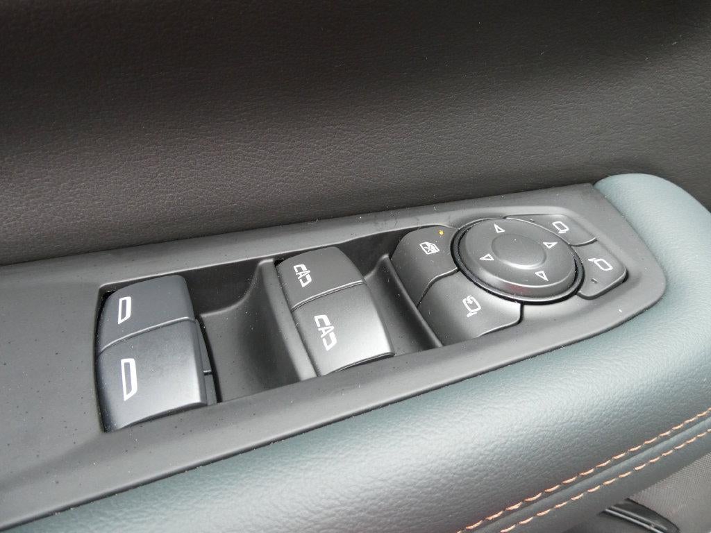 2025 GMC Yukon XL AT4