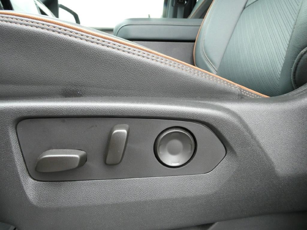 2025 GMC Yukon XL AT4