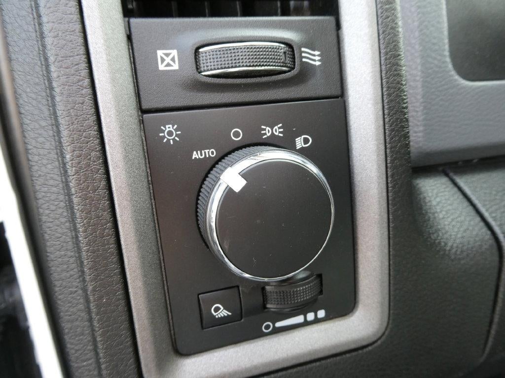 2019 RAM 1500 Classic Tradesman Regular Cab 4x4 8' Box