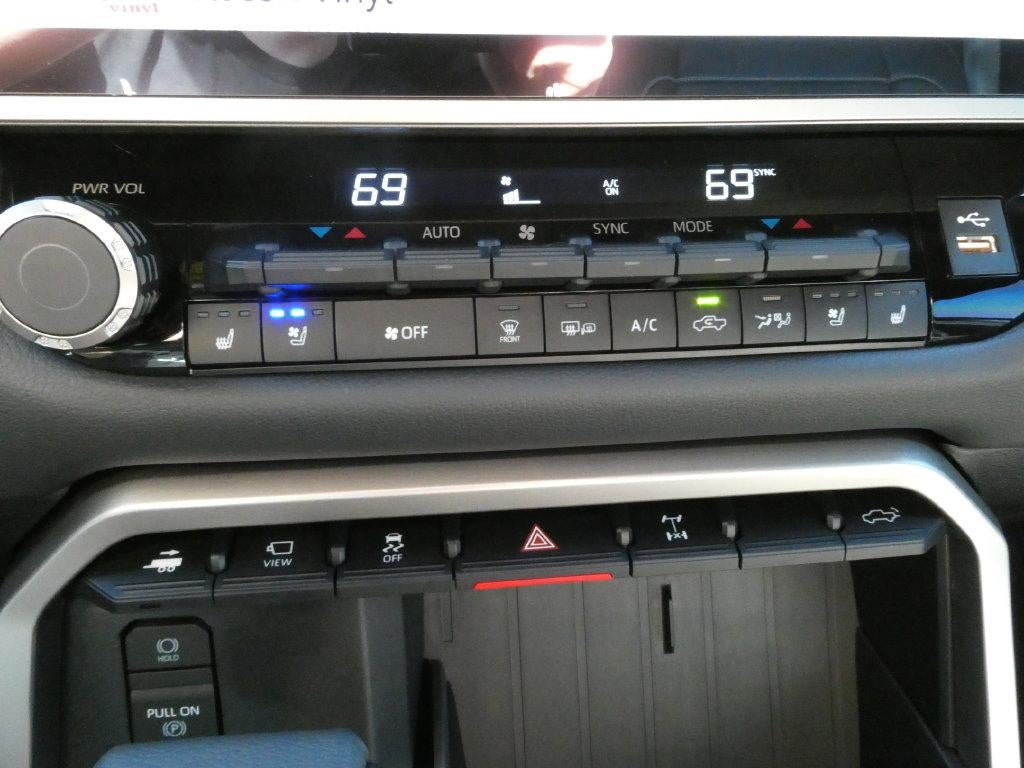 2026 Toyota Tundra Limited CrewMax 5.5' Bed