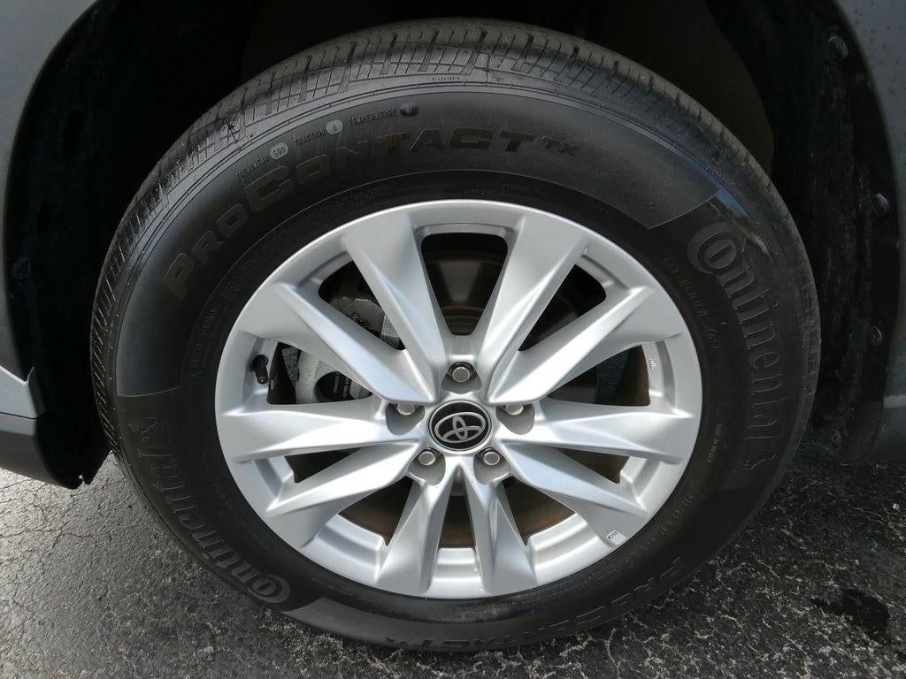 2022 Toyota Corolla Cross LE