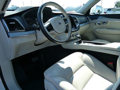 2021 Volvo XC90 T5 Momentum 7 Passenger