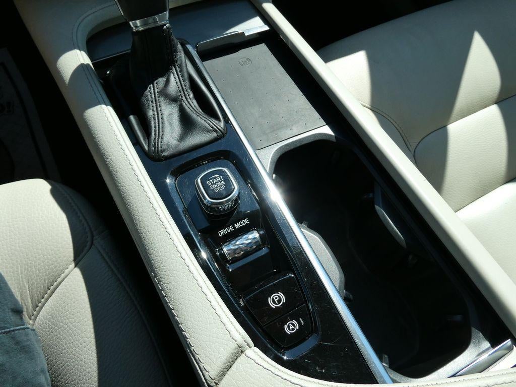 2021 Volvo XC90 T5 Momentum 7 Passenger